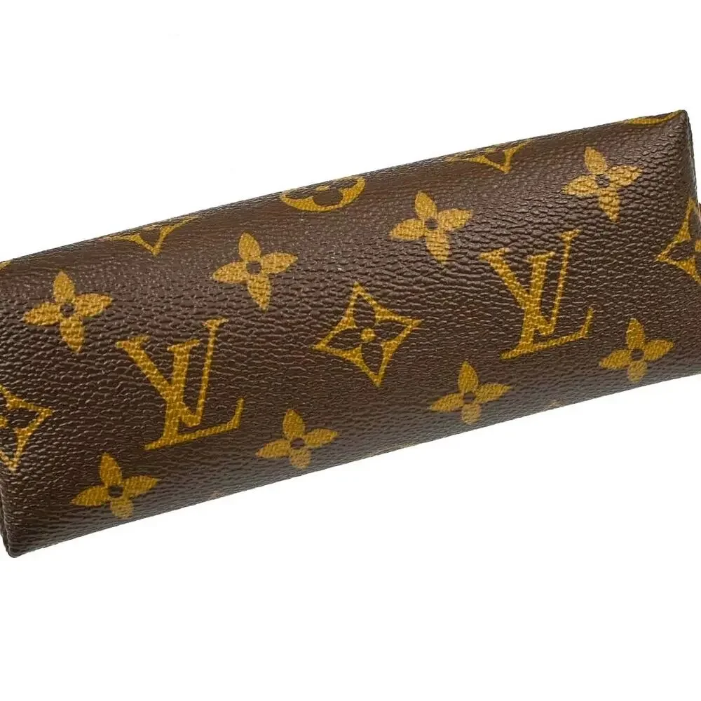 Louis Vuitton this compact